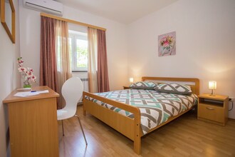 Apartment Mir with private Pool