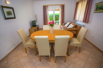Apartment Mir with private Pool
