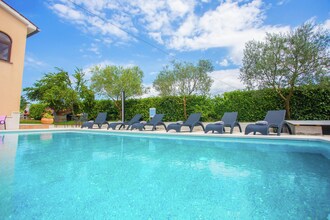 Apartment Mir with private Pool