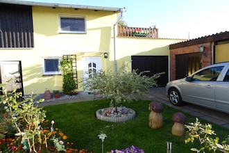 Kleintierbauernhof mit Gartenterrasse