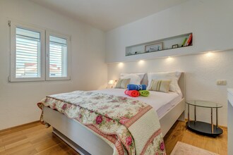 One bedroom apartment Marin