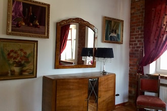 A historic manor by the sea