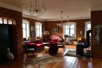 A historic manor by the sea