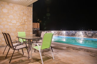 Villa Emerald