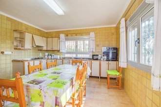 Villa 83