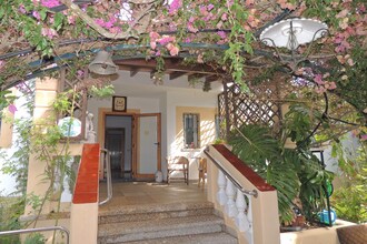 Villa 83
