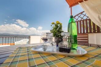 Marina Top Floor apartment E
