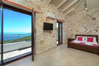 Villa Deluxe I