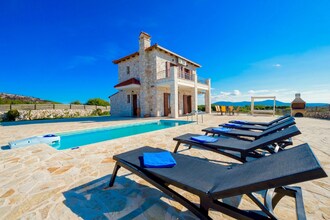 Villa Traditional I