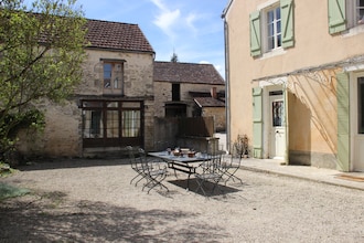 Holiday home in Burgundy