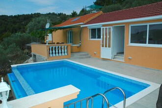 Island Villa Niny