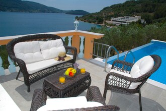 Island Villa Niny