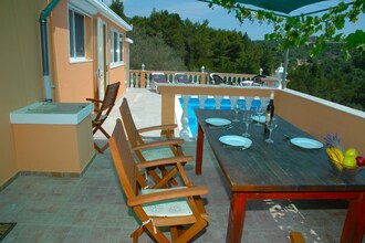 Island Villa Niny