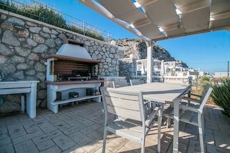 Villa White Lady