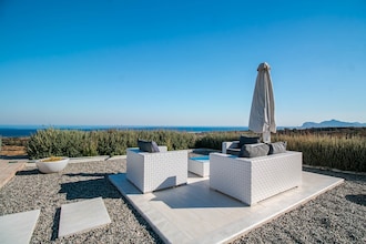 Villa White Lady