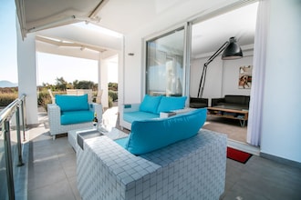 Villa White Lady