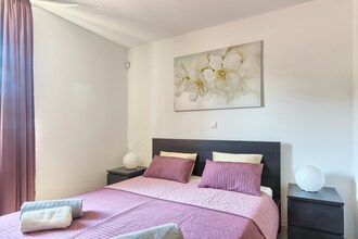 Apartment Peninsula