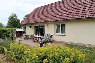 Hohenkirchen mit Garten Terrasse und Strandkorb
