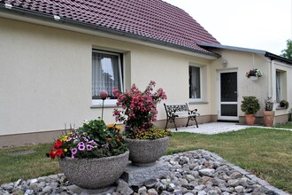 Hohenkirchen mit Garten Terrasse und Strandkorb