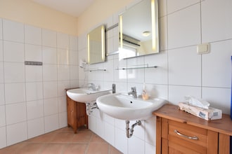 Minihus - Obergeschoss mit Balkon