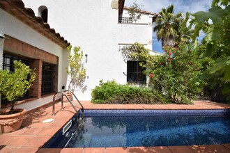 Vakantiehuis Santa Cristina D'aro EUR-ES-00013-30