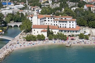 Villa Gardens
