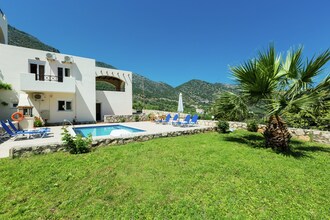Bali Villas for groups up to 28 persons