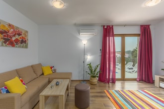 Modernly furnished Villa Ninna with Private Pool