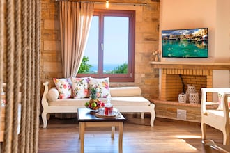 Cretan Sunrise Villa