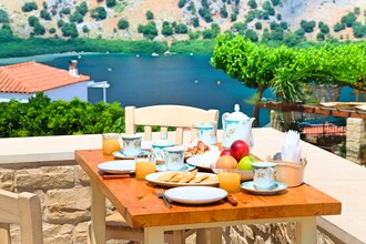 Cretan Sunrise Villa