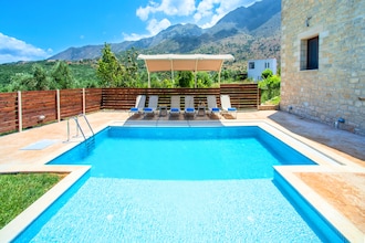 Cretan Sunrise Villa