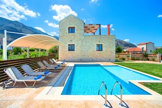 Cretan Sunrise Villa