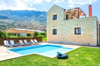 Cretan Sunrise Villa