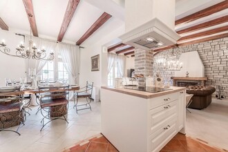 Villa Mek