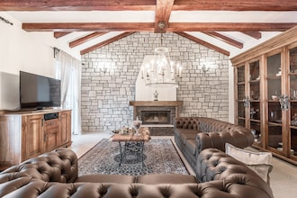 Villa Mek