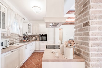 Villa Mek
