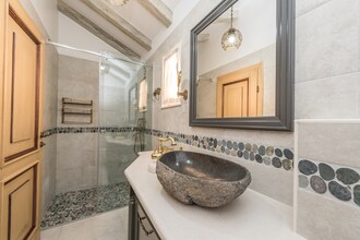 Villa Mek