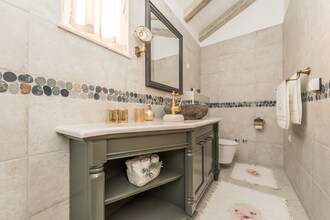 Villa Mek