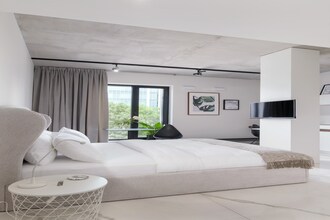 Deluxe studio apartment