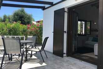 Villa's KyriAnna