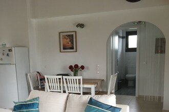 Villa's KyriAnna