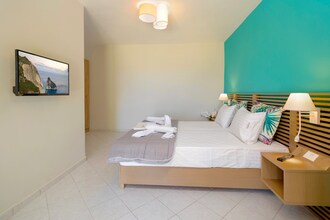 Villa Keri Sea
