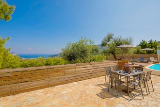 Villa Keri Sea
