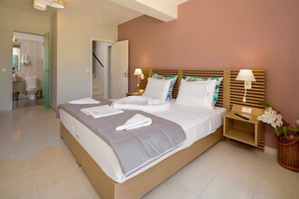 Villa Keri Sea