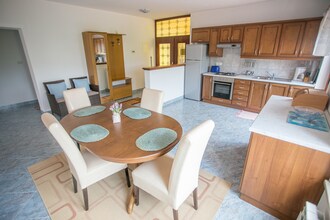 Villa Maria Buzet with Shared Pool \/ Apartment Maria I with Garden View