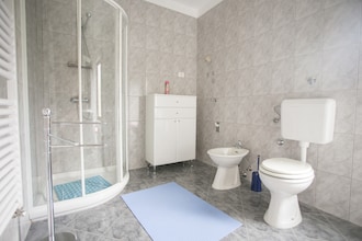 Villa Maria Buzet with Shared Pool \/ Apartment Maria I with Garden View