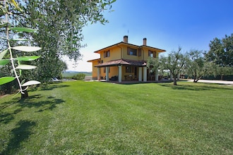 Villa Gialla
