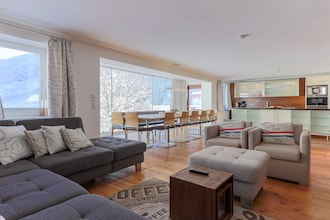 Haus Marigold / 16 pax