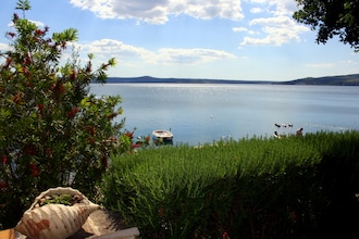 Waterfront apartment Danijela