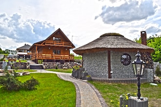 A house on the shore of the lake